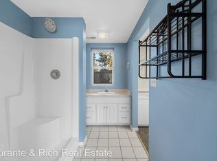 520 S Main St APT A, Wauconda, IL 60084