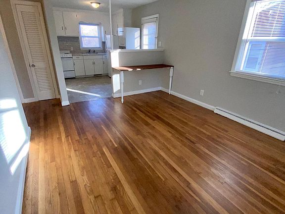 5th image of 923 Dillard St #923