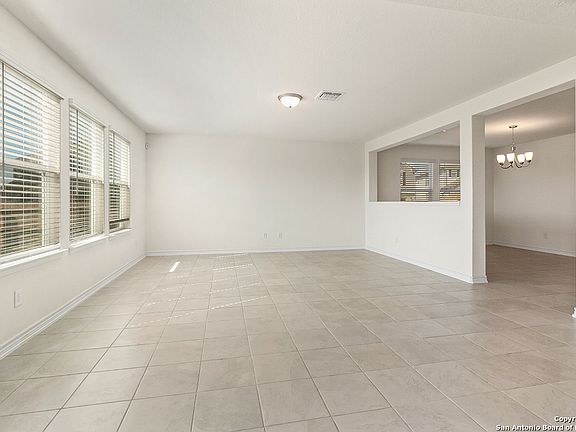 4th image of 2753 SAN MARTIN LN