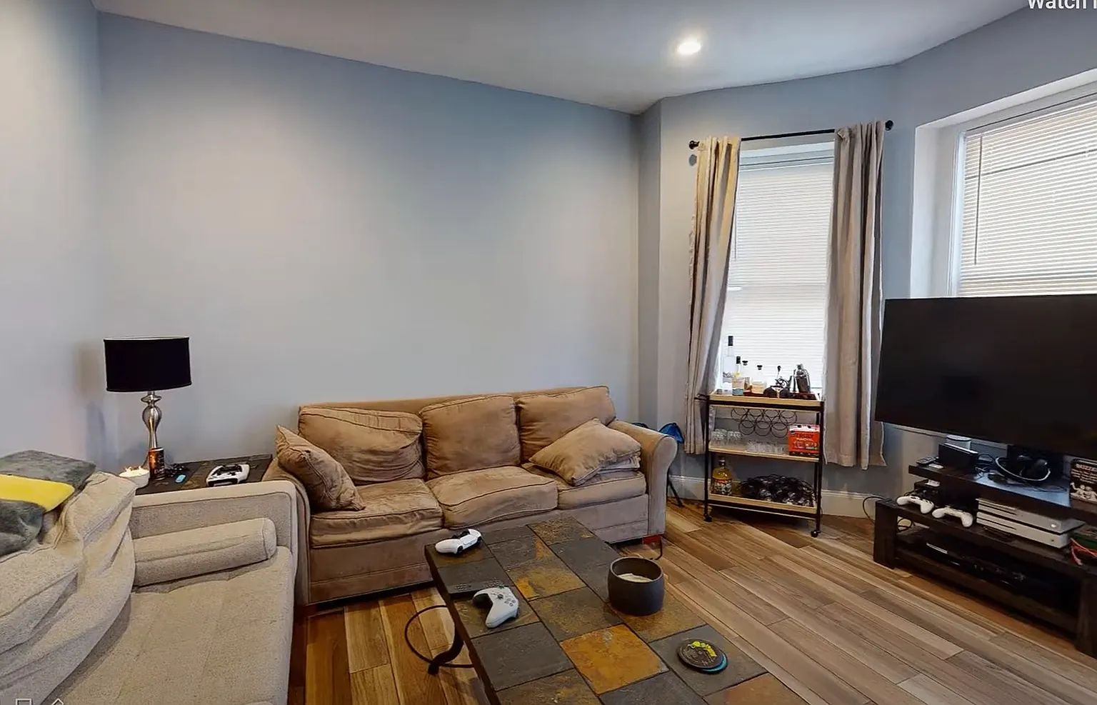 Luxury Apt Near BU & T! Laundry In Unit! Heat & HW Included — Photo 3