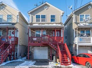 28 Highland St, Paterson City, NJ 07524