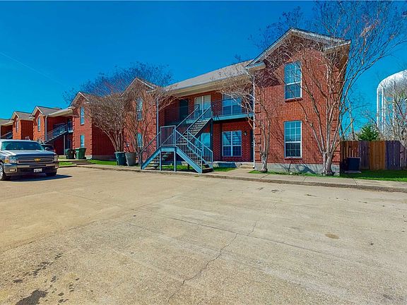 2nd image of 1511 Hollowhill Dr APT C