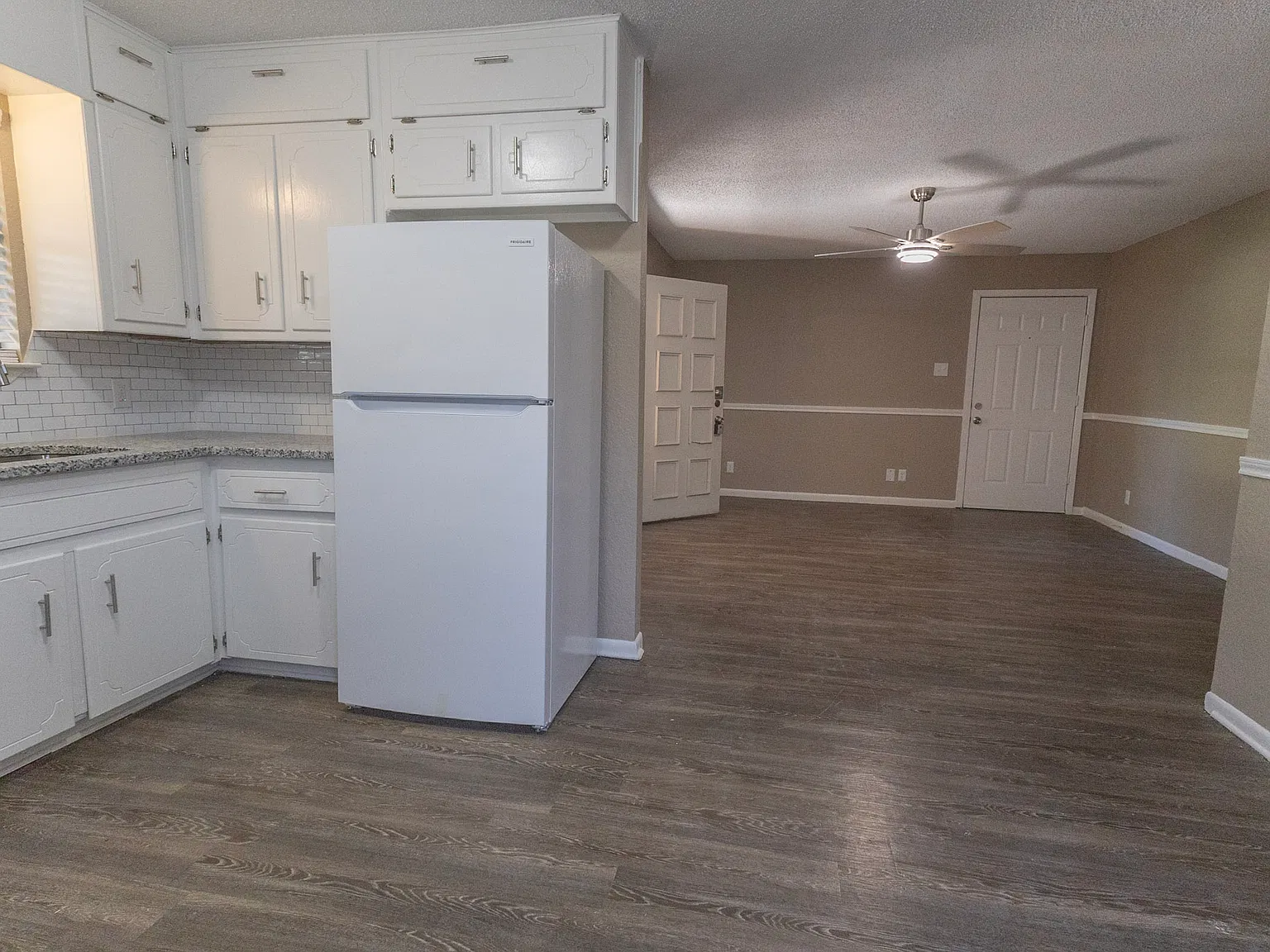 2 bed, 953 sqft, $1,325 — Photo 2