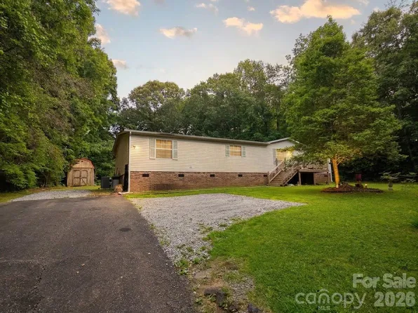 1276 Forest Ridge Rd, Bessemer City, NC 28016