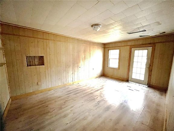 5th image of 268 Goldonna Rd
