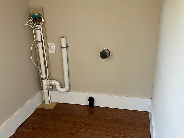 28 Elizabeth St #2 — Photo 9