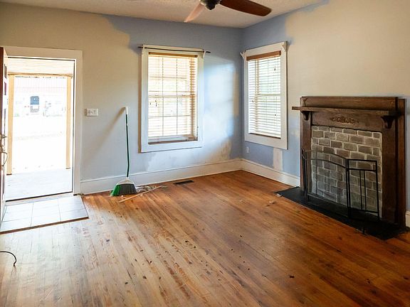 4th image of 18 Piedmont Ave.