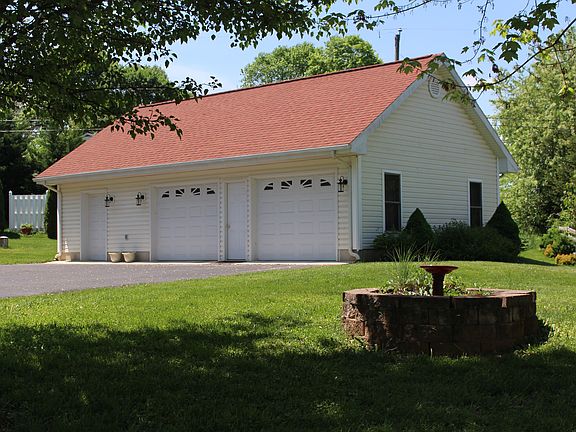 2nd image of 6 Poyntz Pl