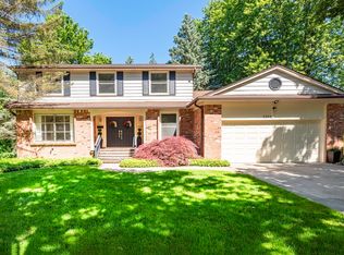 3363 Yellowstone Dr, Ann Arbor, MI 48105