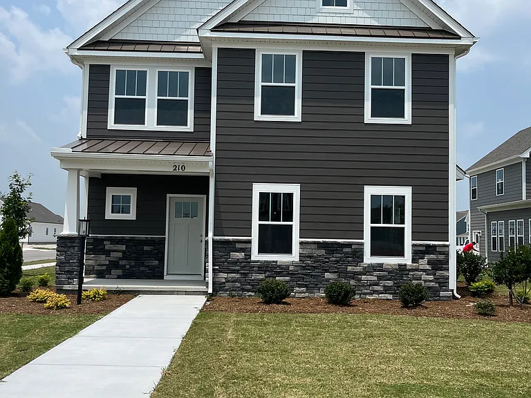 210 Ryker Rd E — Photo 1