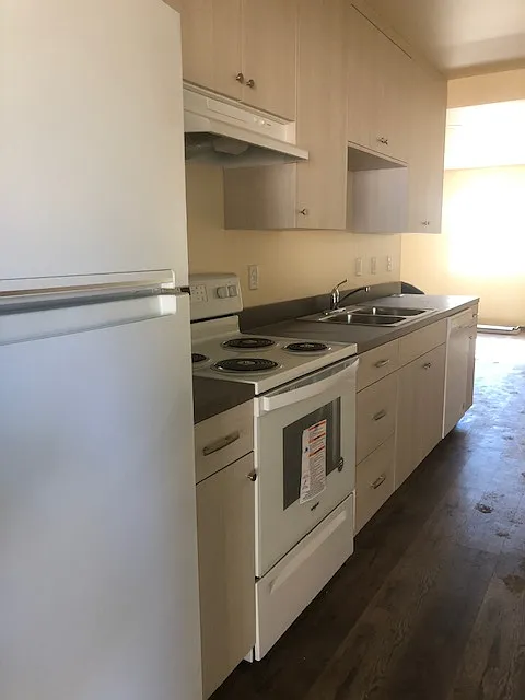 2 bed, 1000 sqft, $1,550 — Photo 2