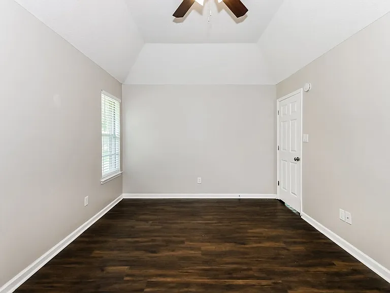 277 Gaslight Cv — Photo 11