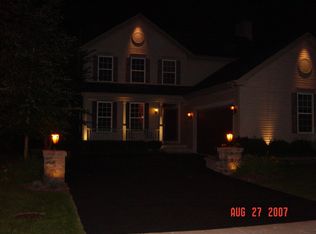 3206 Husking Peg Ln, Geneva, IL 60134