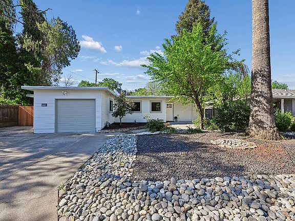 2nd image of 2378 Hernando Rd