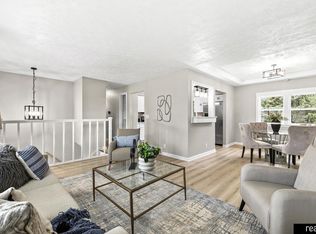 5418 N Oaks Blvd, Omaha, NE 68134
