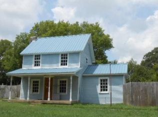 1025 Batson Mill Rd, Charlotte, TN 37036