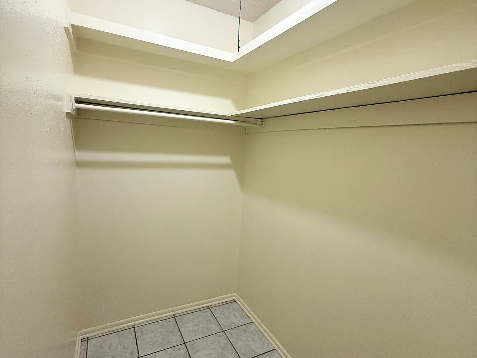 3 bed, 1400 sqft, $1,450 — Photo 2