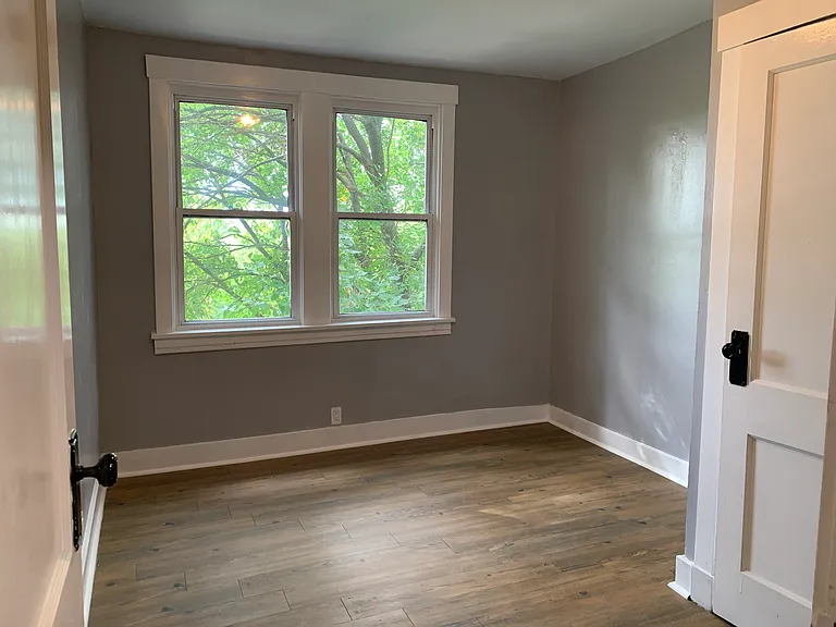 604 Haverhill St — Photo 8