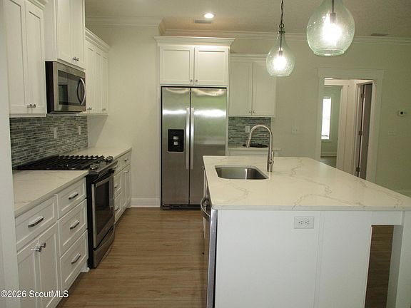 3rd image of 1021 Captains Cove Way