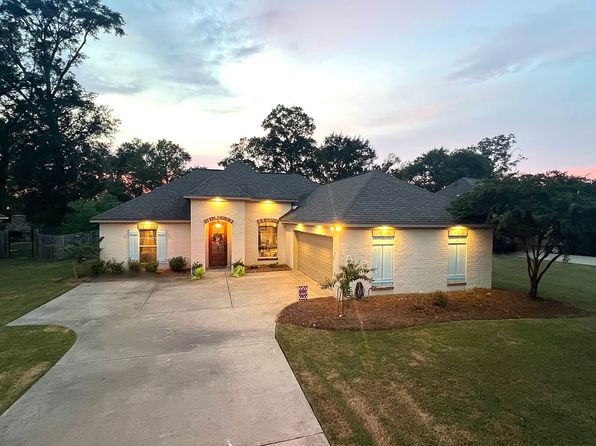 117 Rhodes Ln
