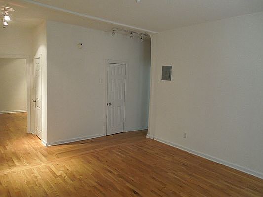 3rd image of 356 Saint Johns Pl #5A