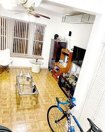 5th image of 2822 N Milwaukee Ave #3