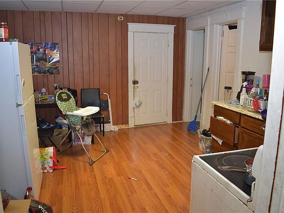 4th image of 2560 Bailey Ave