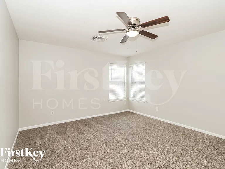 1438 Rocky Glen Ln — Photo 10
