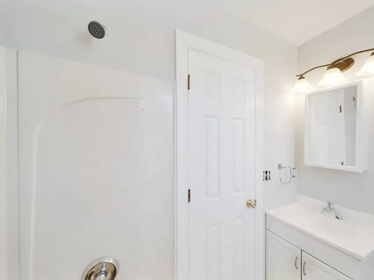 The Regis at 95 Pine — Photo 10