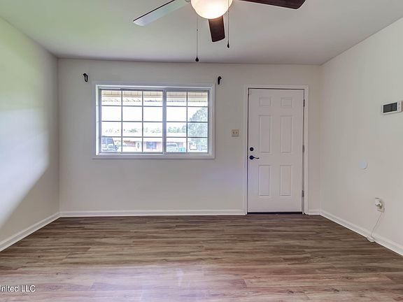 4th image of 3710 Meadowlark Dr