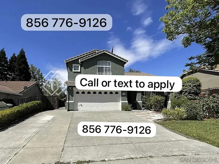 294 Woodcrest Dr — Photo 1