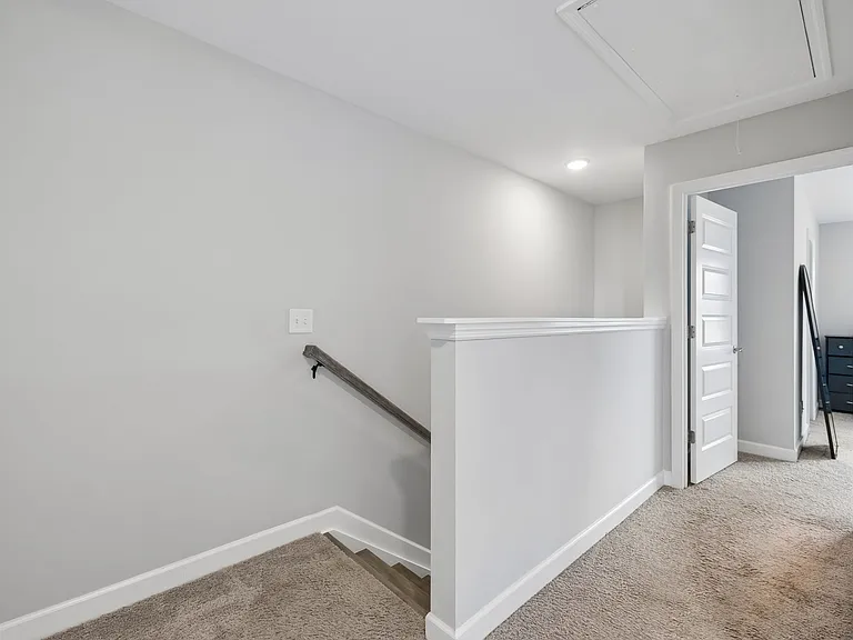 135 Harvard Dr — Photo 18