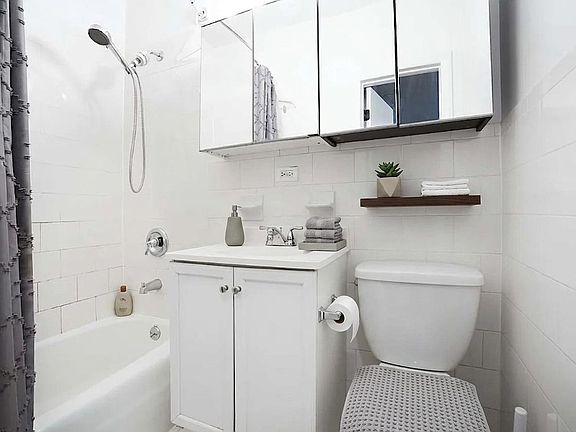 5th image of 464 W 23rd St #5A