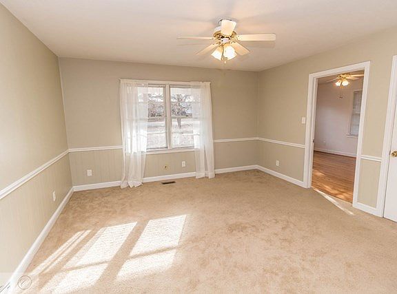 3rd image of 2046 Azalea Dr