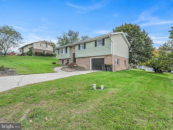 2nd image of 23 Lincoln Dr