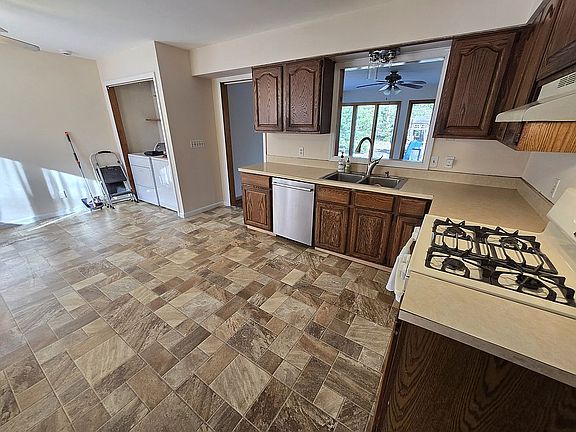 4th image of 222 Eastham Rd