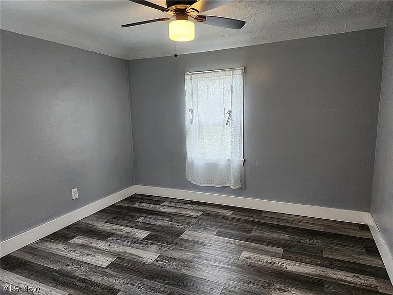 5435 Beechwood Ave — Photo 2