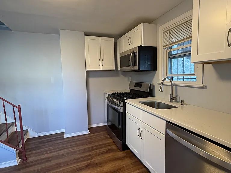 638 N 5th St #4 — Photo 8