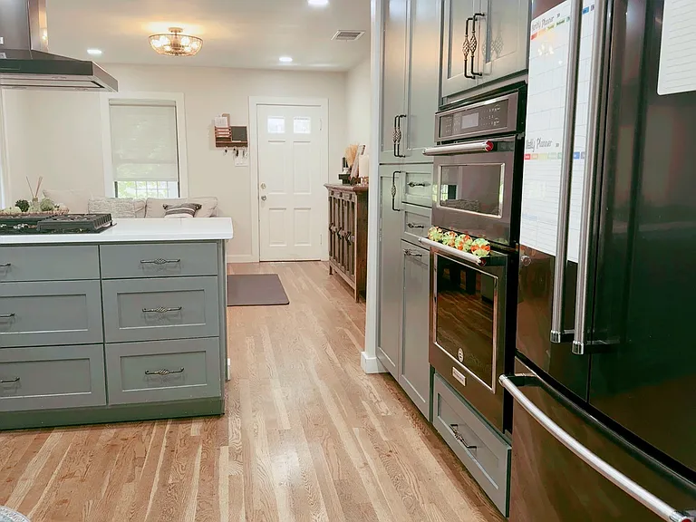 4804 Rowena Ave — Photo 4