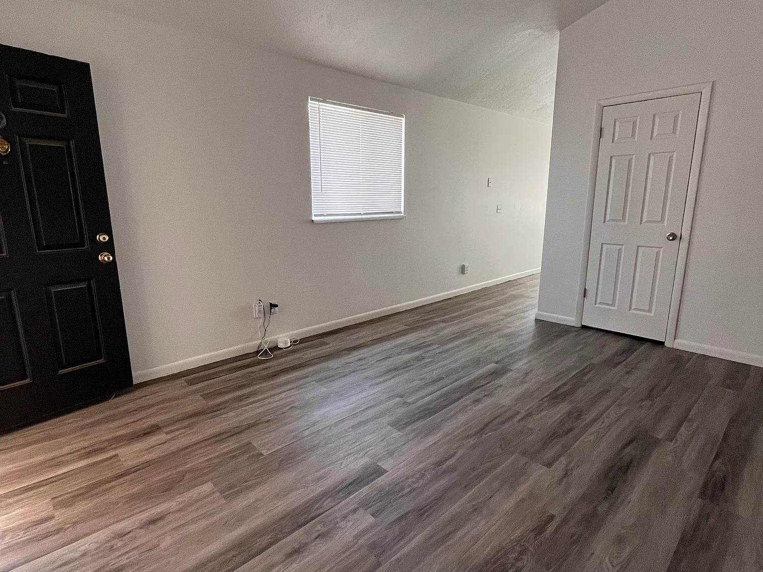 2 bed, 1000 sqft, $1,500 — Photo 4