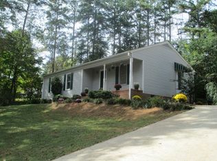 121 Lakewood Dr, West Union, SC 29696