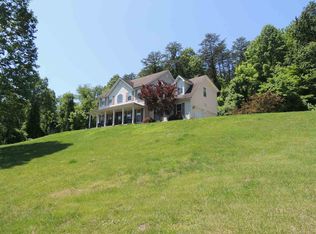 400 Sunrise Dr, Scott Depot, WV 25560