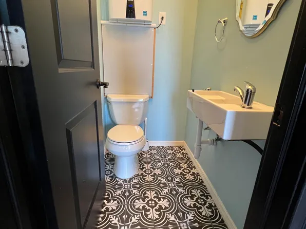 388 Baldwin Avenue image 4 of 9