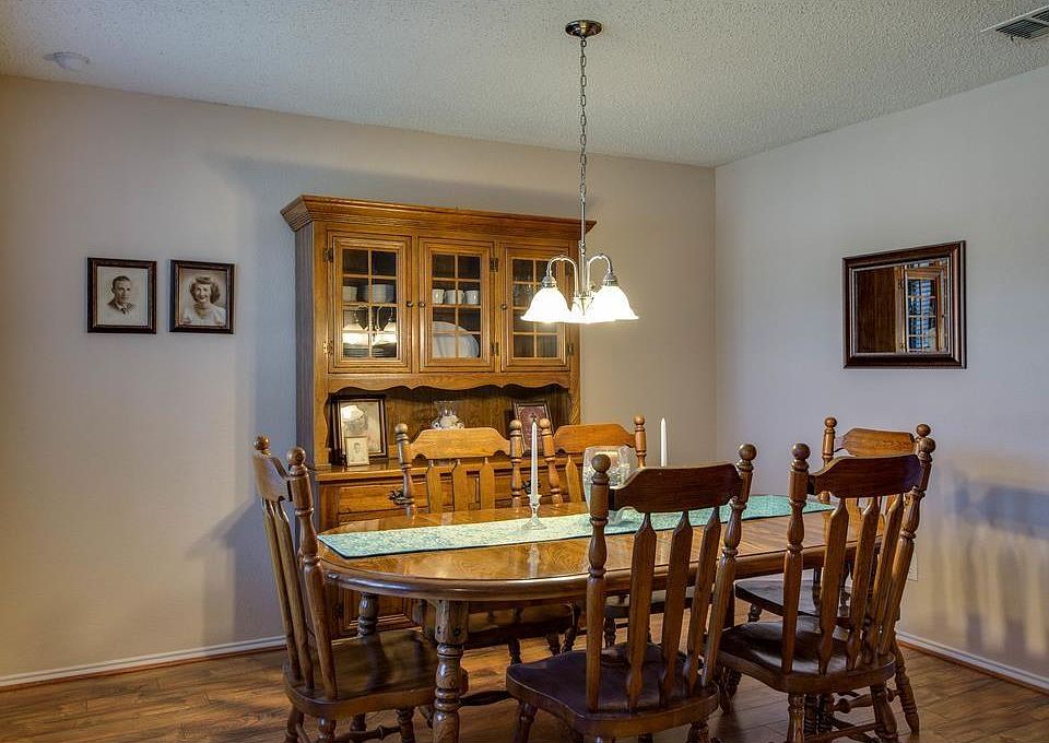 1st image of 8320 Seven Oaks Ln