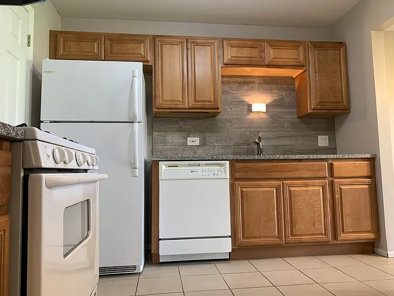 1544 Buxton Ct — Photo 12