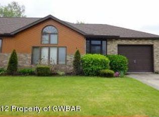 210 Woodview Rd, Hanover Township, PA 18706