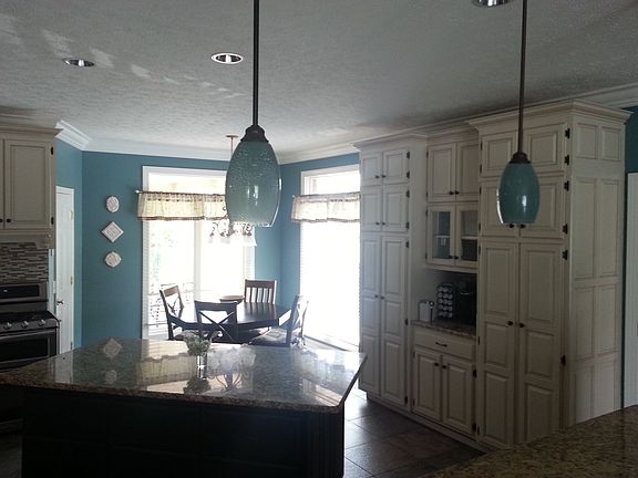 Extra Large Kitchen with Bar