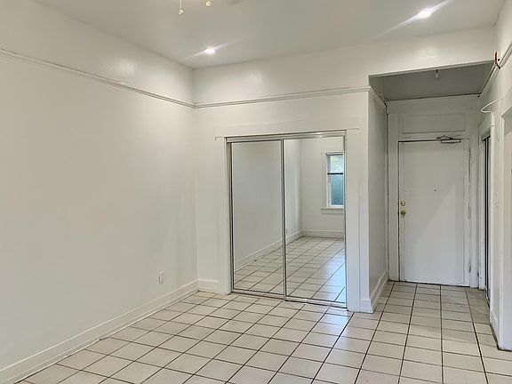 3rd image of 936 Albany St APT 2