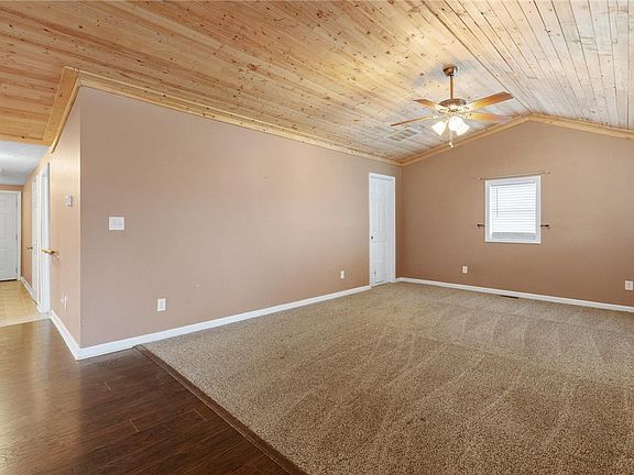 5th image of 885 Hook Rd