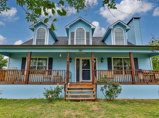 101 Redbird Ln, Tioga, TX 76271